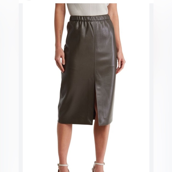 Faux Leather Pencil Skirt
T Tahari - Picture 1 of 9